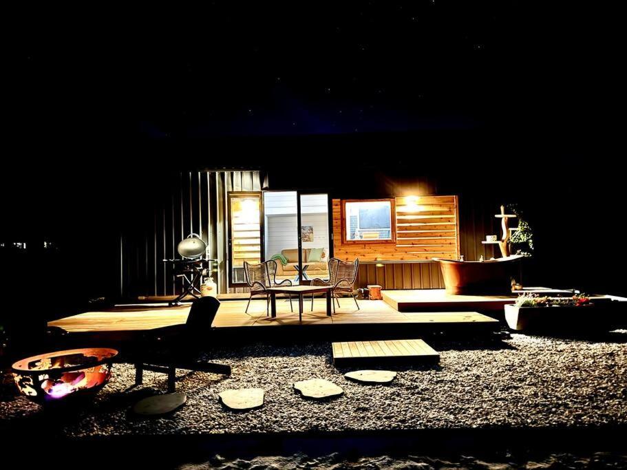 Watertree At Dalton's Paddock Chalet